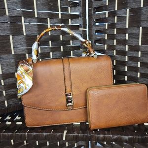 Small brown purse with wallet